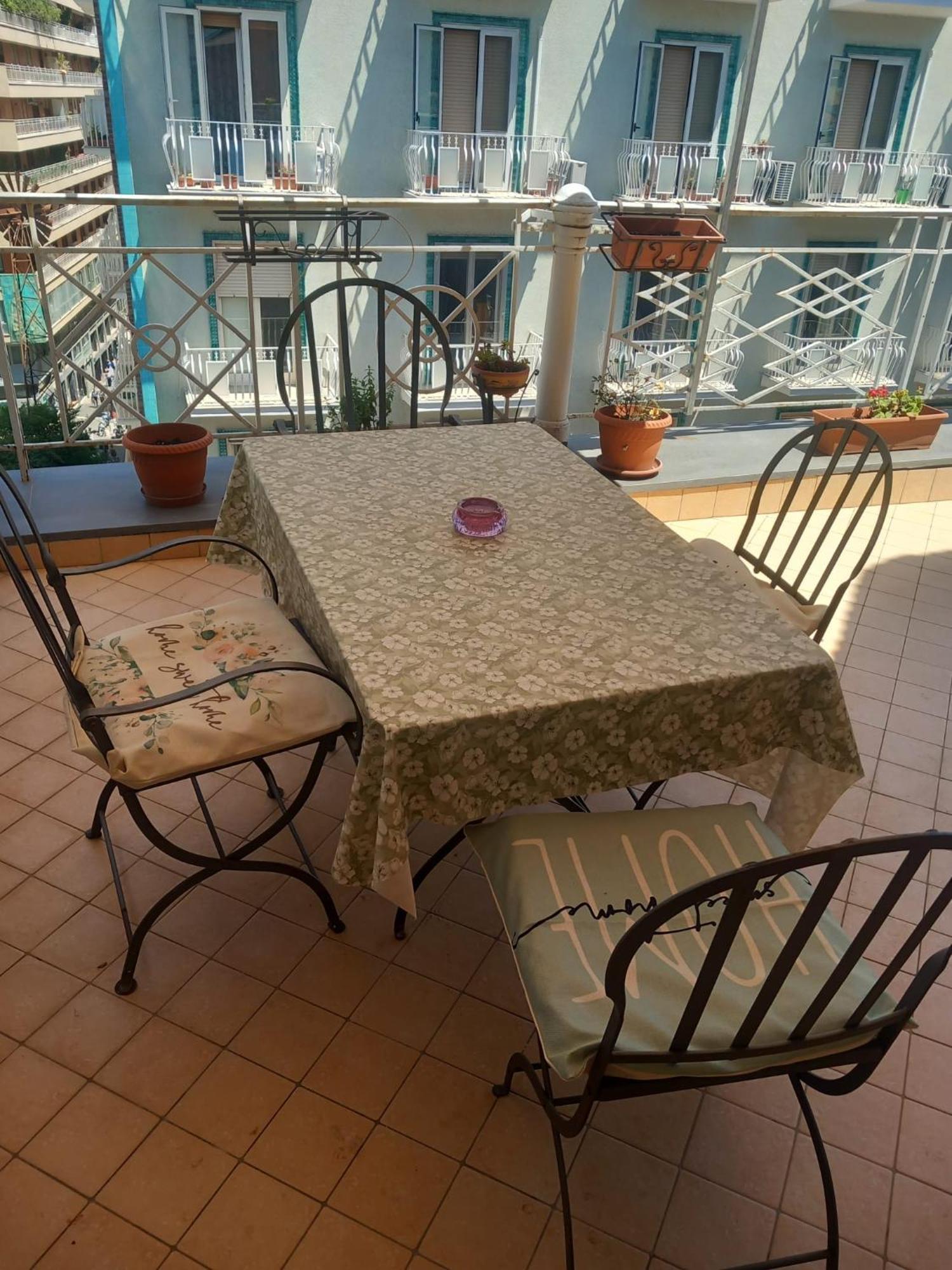 Alle Quattro Regine Naples Exterior photo